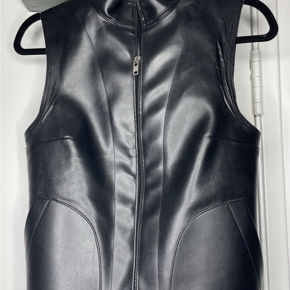 Kwaidan Editions Vest